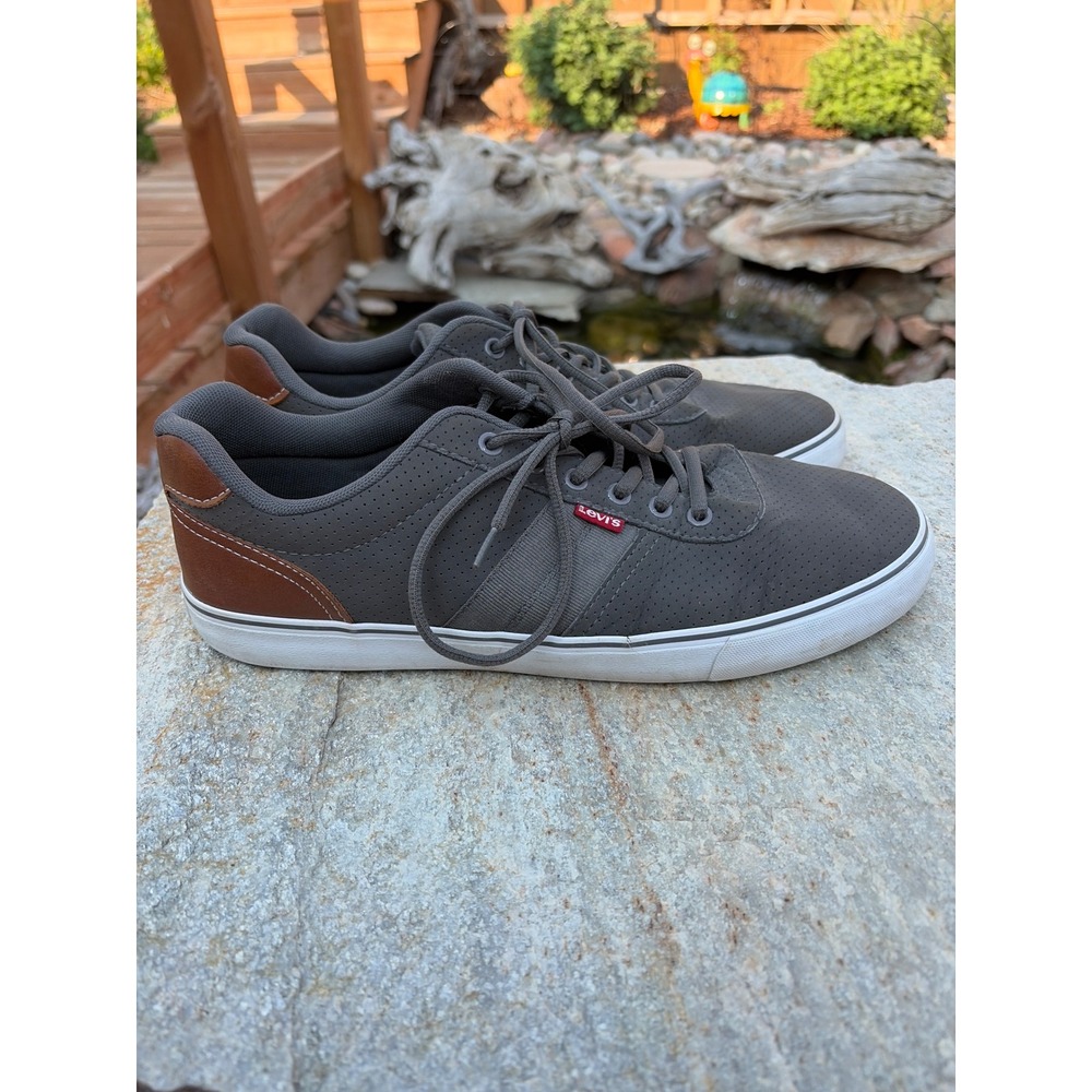 Levis Mens 517777K361‎ Grey Perforated Low Top Sneakers Size 12 Brown Heel